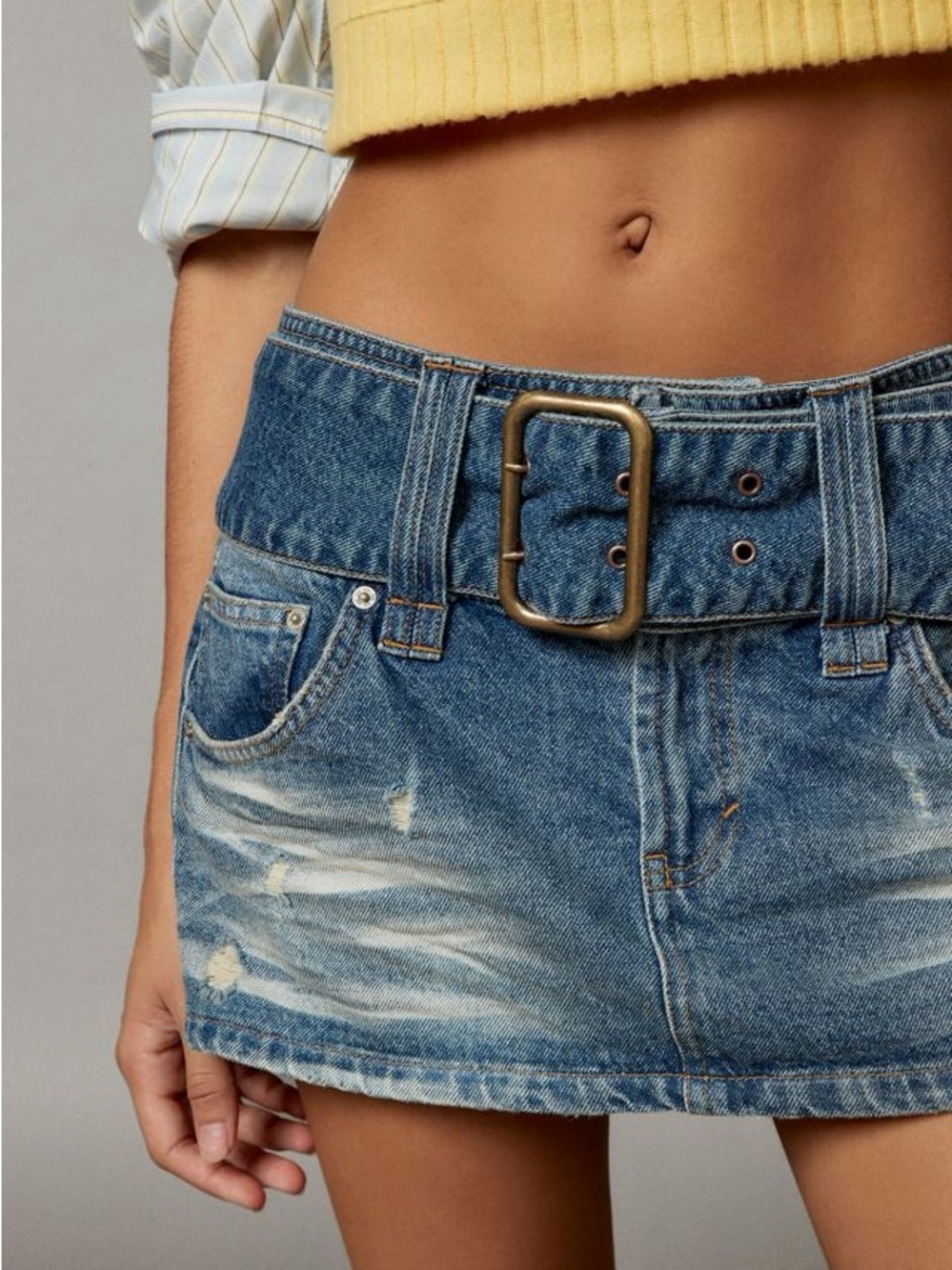 BDG belted mini skirt Distressed Denim skirt in Blue Size Medium